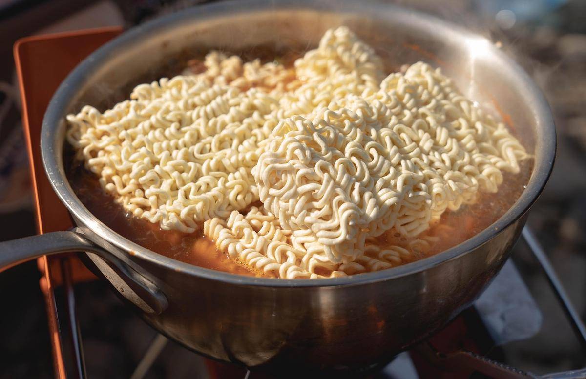 Tips membuat mie instant seperti abang-abang