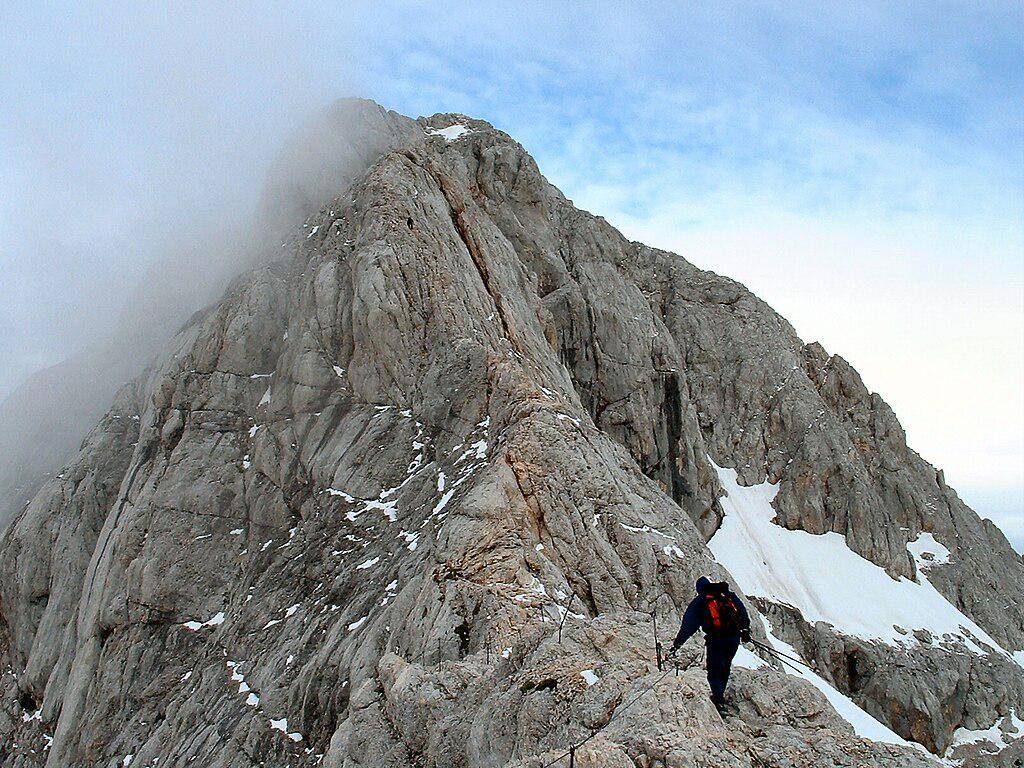 1024px-Triglav,_ascent_(1).jpg