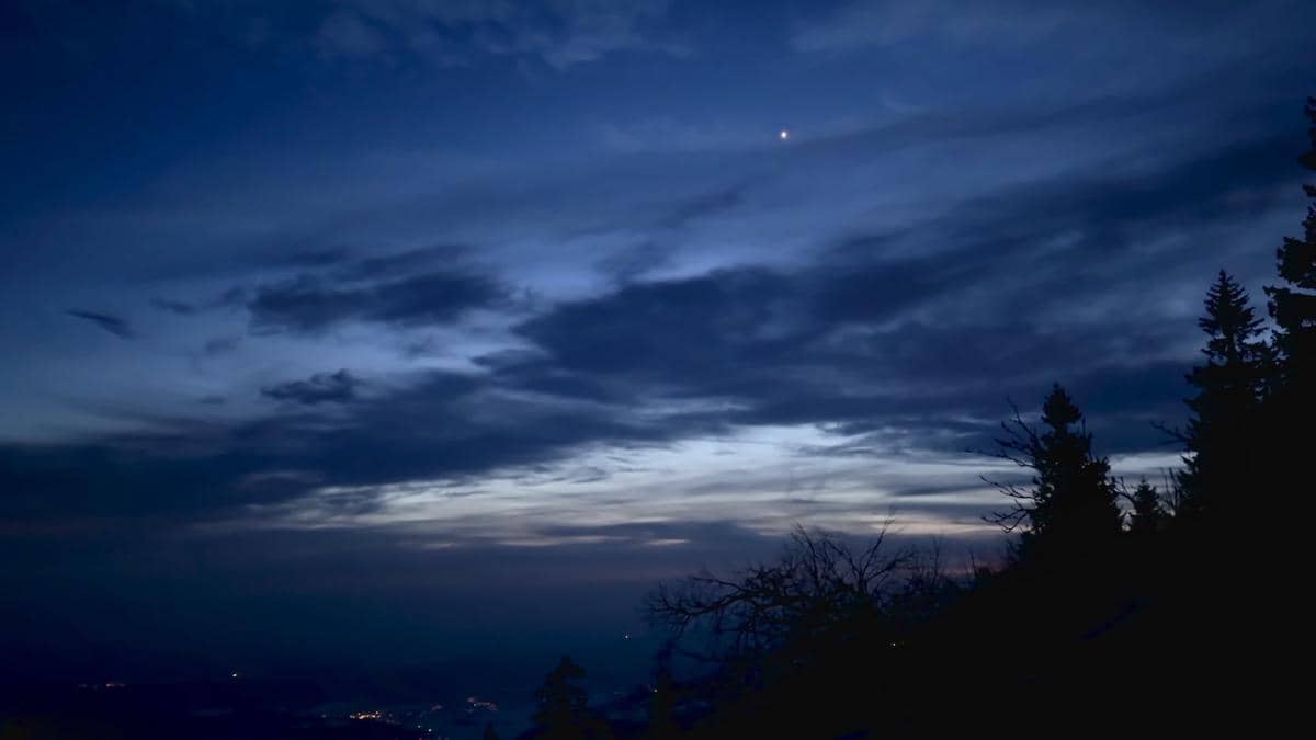 Bagaimana awan noctilucent terbentuk