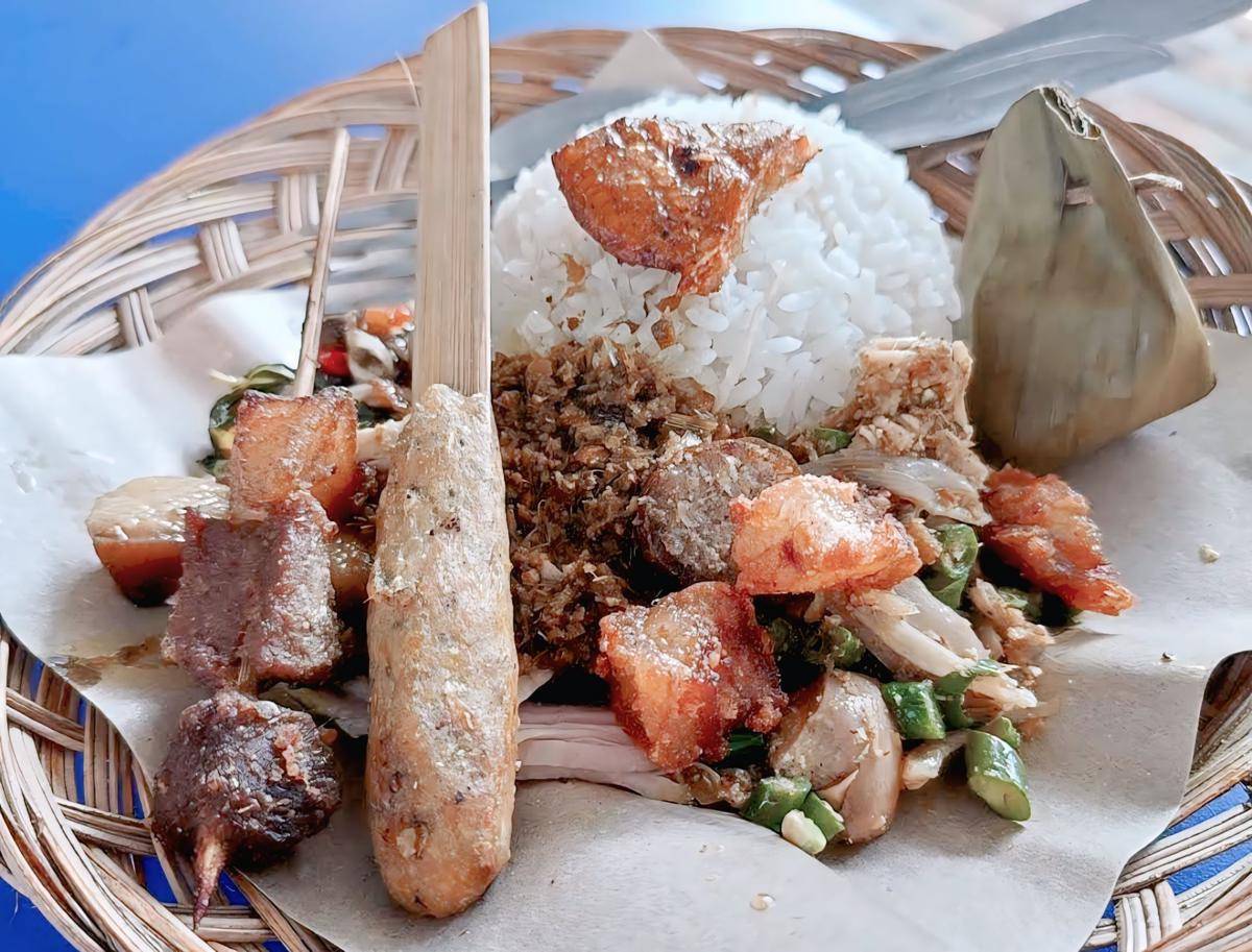 Babi Guling Bu Komang (google.com/maps/om kris)  