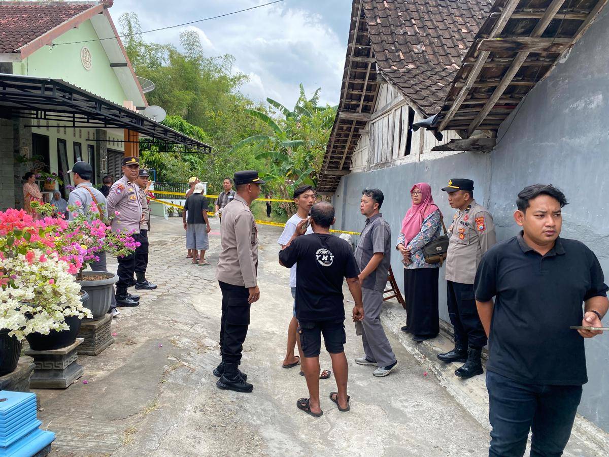 Sugeng Riyanto (49) warga desa Mojopurno Ngariboyo ditemukan meninggal dunia dalam kondisi memeluk karung rosok. IDN Times/Istimewa.