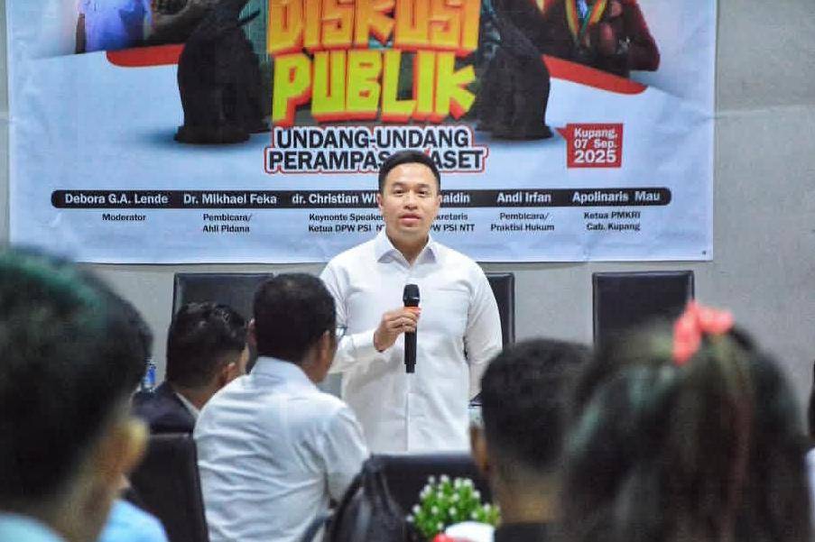 Wali Kota Kupang Christian Widodo membuka diskusi publik PSI NTT soal RUU Perampasan Aset. (Dok Humas Prokopim Setda Kota Kupang)