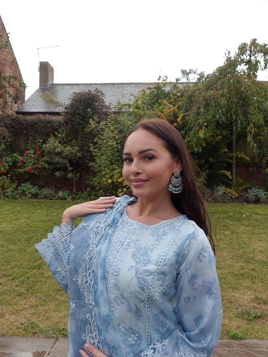 potret Mia Siddique, Miss International Pakistan 2025 (instagram.com/miarisco.s)