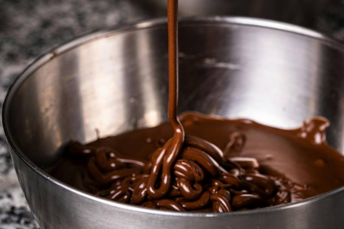 ilustrasi membuat merveilleux au chocolat 