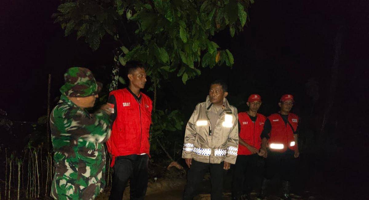 Evakuasi tim gabungan di Lampung Barat. (IDN Times/istimewa)