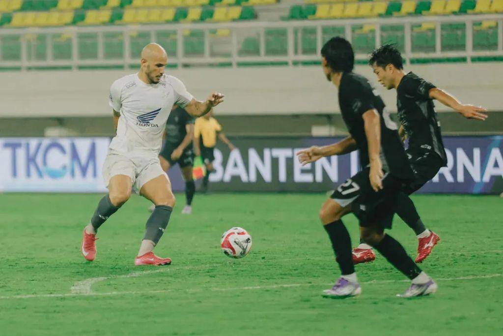 Salah satu momen pertandingan pekan ke-5 BRI Super League 2025/2026 antara Persita Tangerang versus PSM Makassar yang berlangsung di Banten International Stadium, Kab. Serang, pada 11 September 2025. (Instagram.com/psm_makassar)