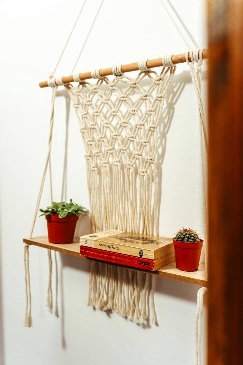 ilustrasi DIY rak makrame (unsplash.com/Maria Sime)