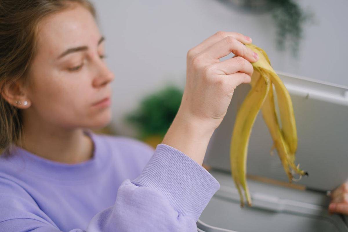 ilustrasi kulit pisang (pexels.com/SHVETS production)
