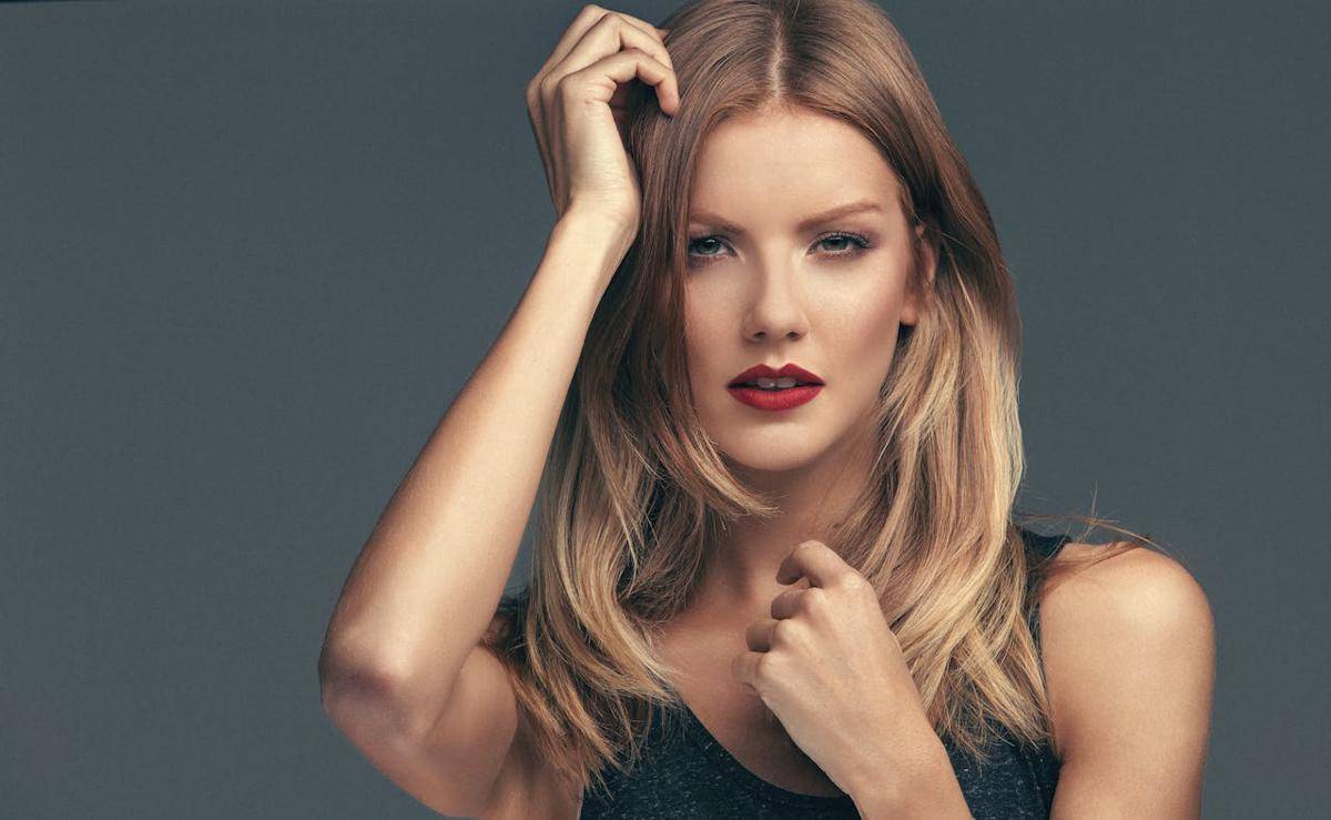 ilustrasi perempuan dengan makeup (pexels.com/Ulaş Ocaklı)