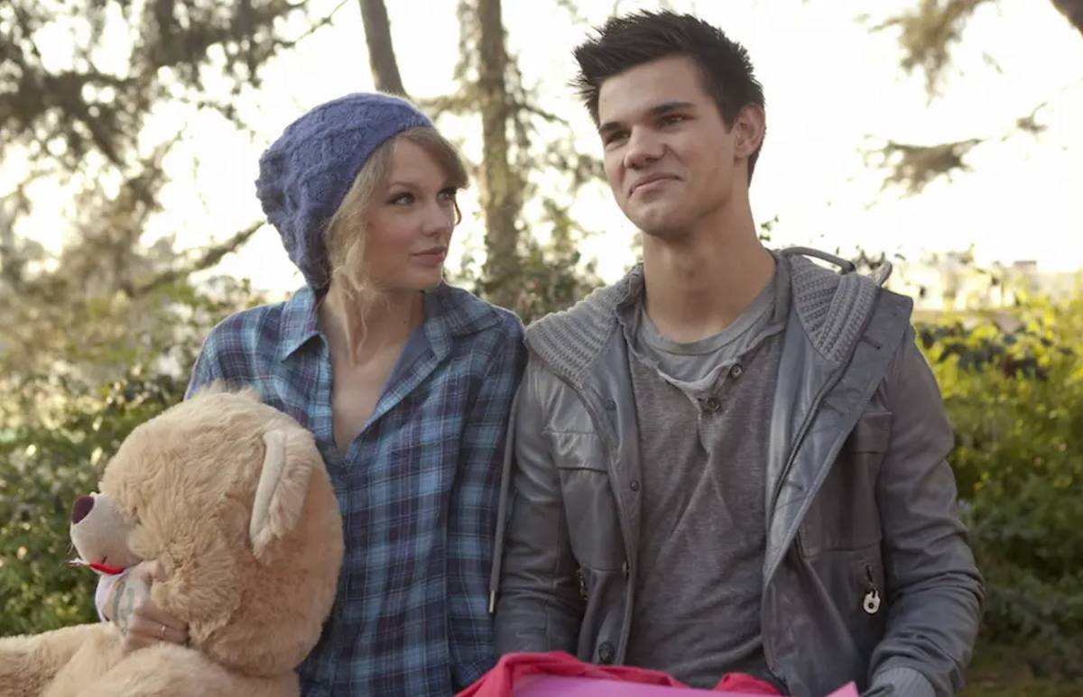 Taylor Swift dan Taylor Lautner dalam film Valentine's Day