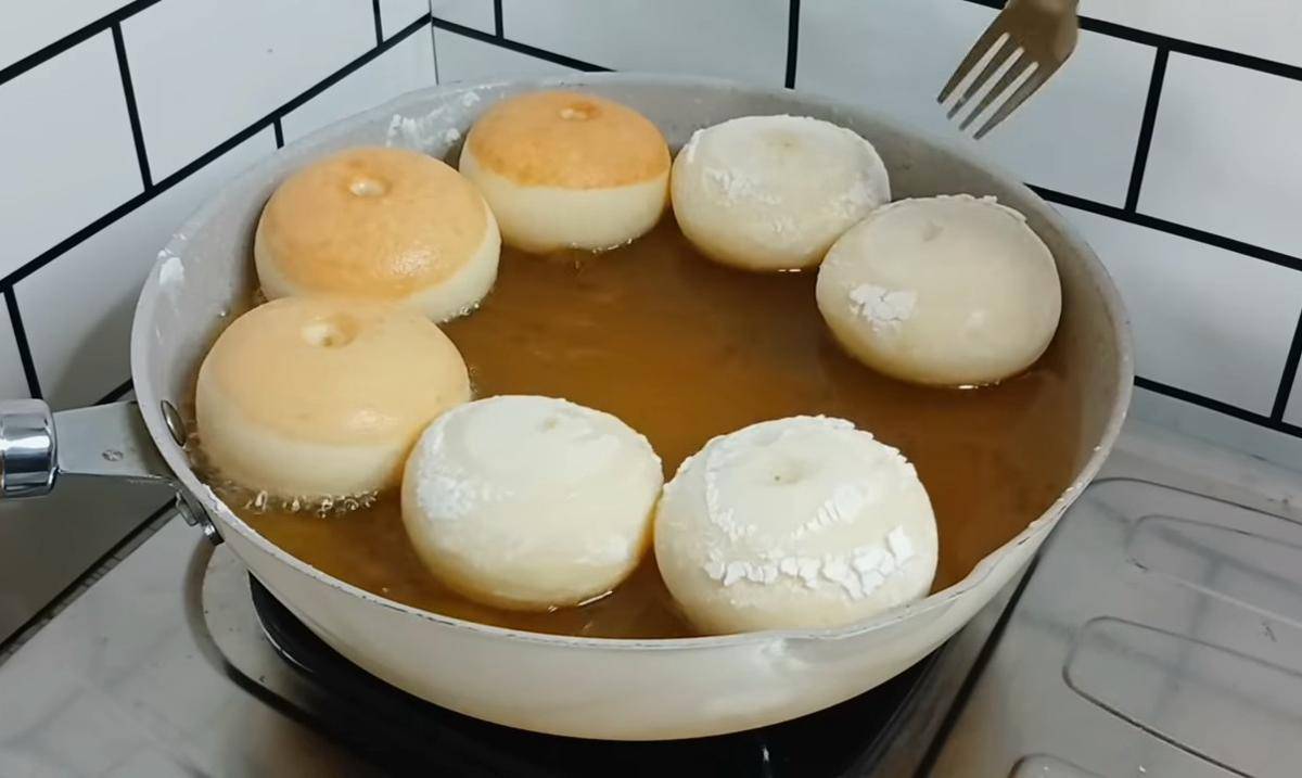 ilustrasi menggoreng donat gembul (YouTube.com/vieCook)