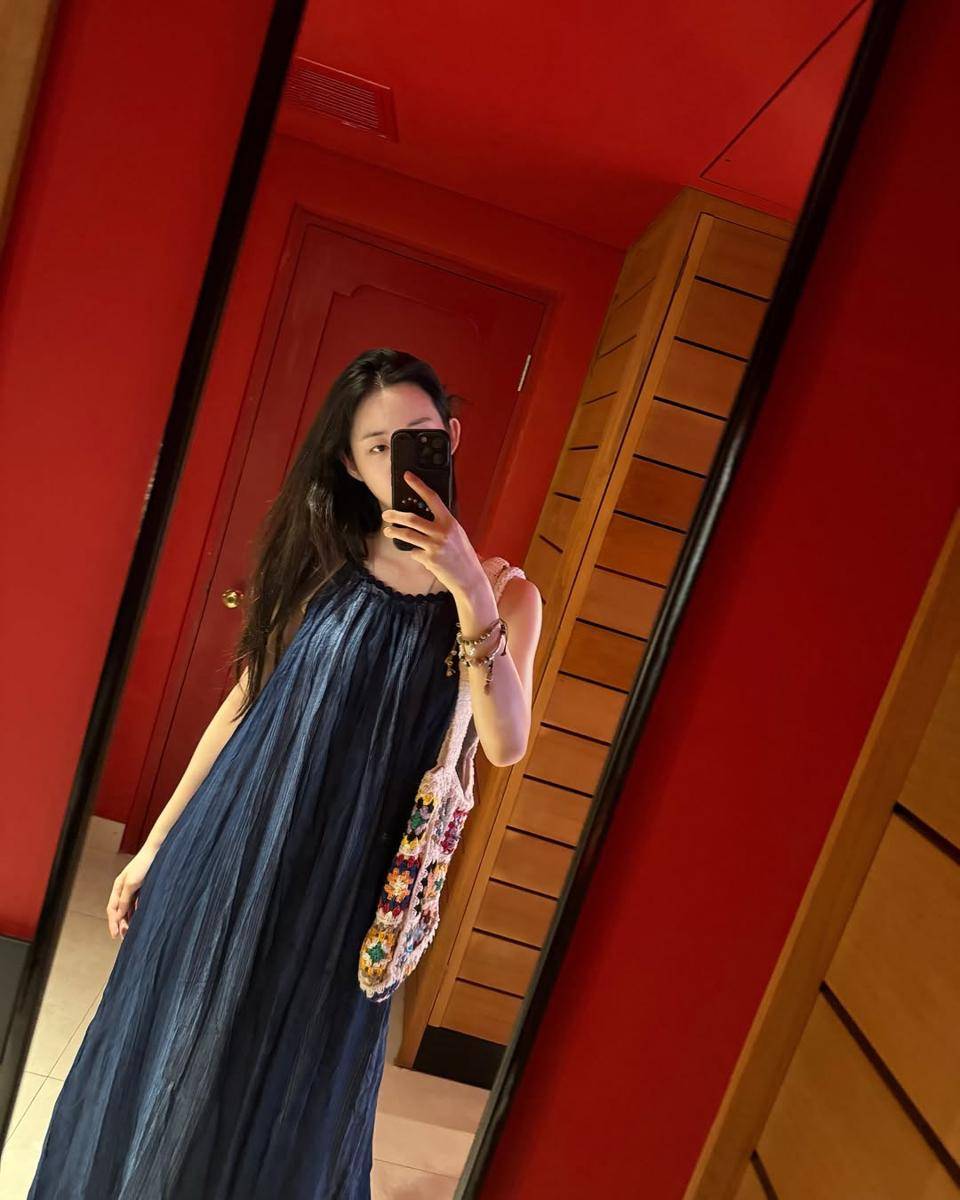 Shin Si Ah (instagram.com/shinsiaa_)