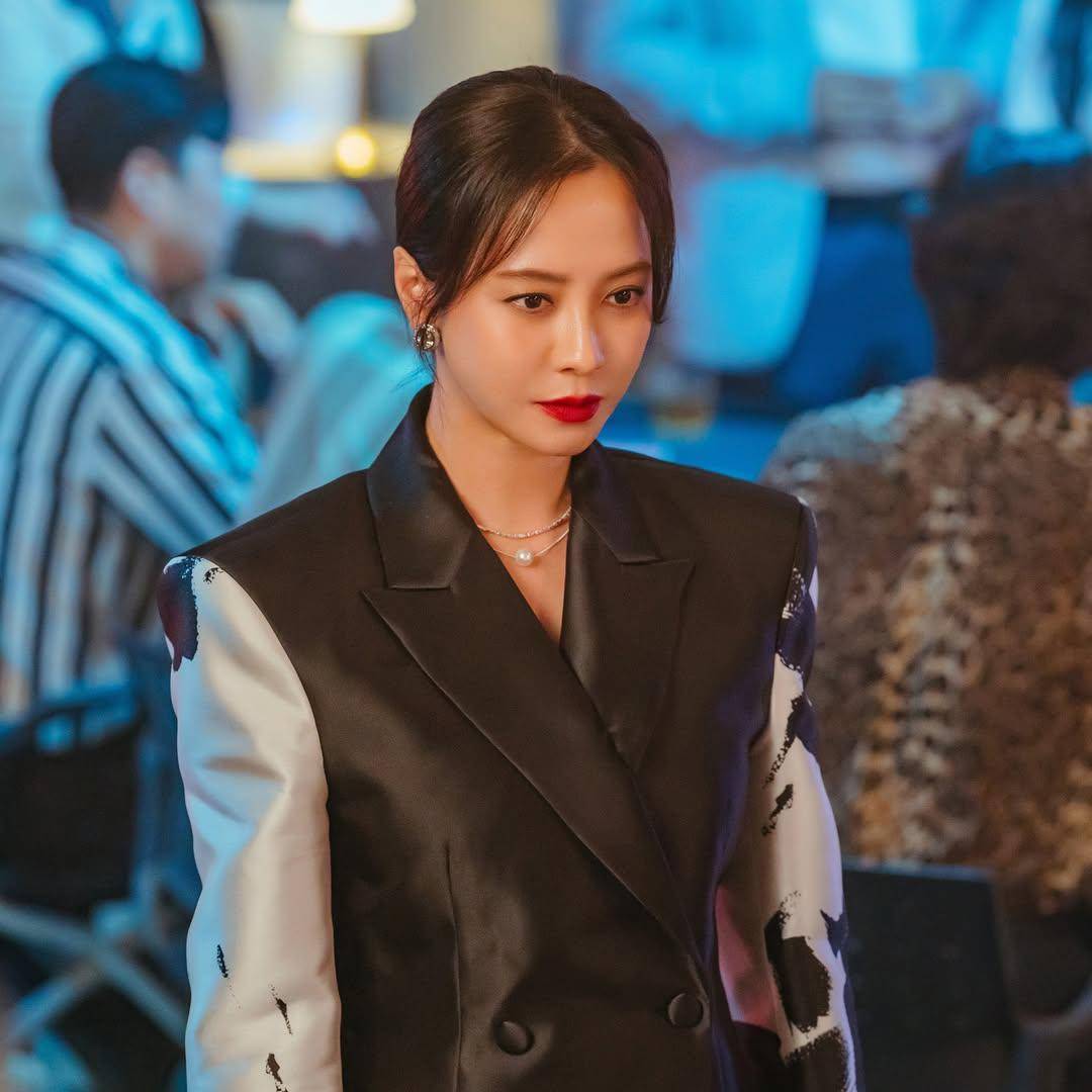 still cuts drama Confidence Queen