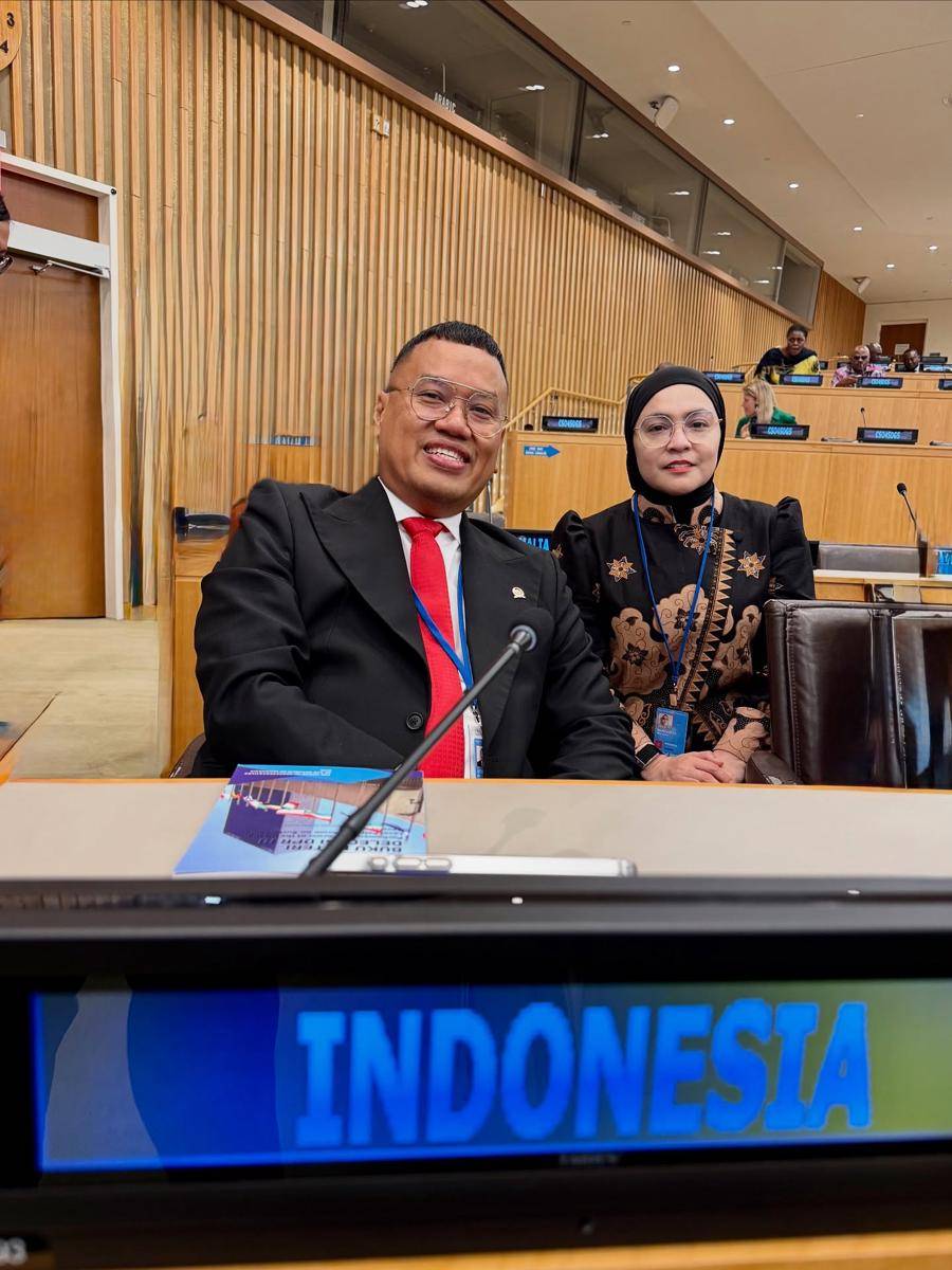 Astrid dan Uya Kuya