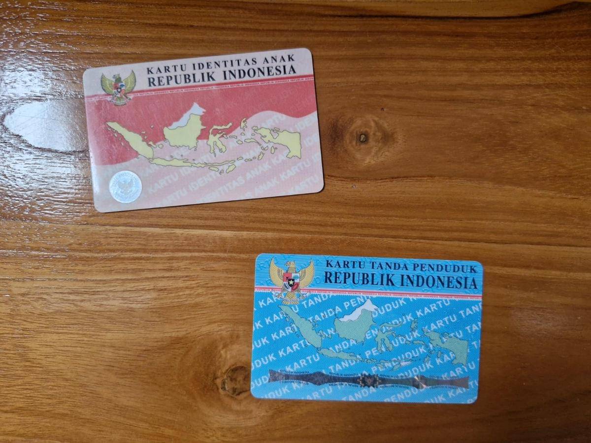 KTP PINK DAN BIRU.jpg