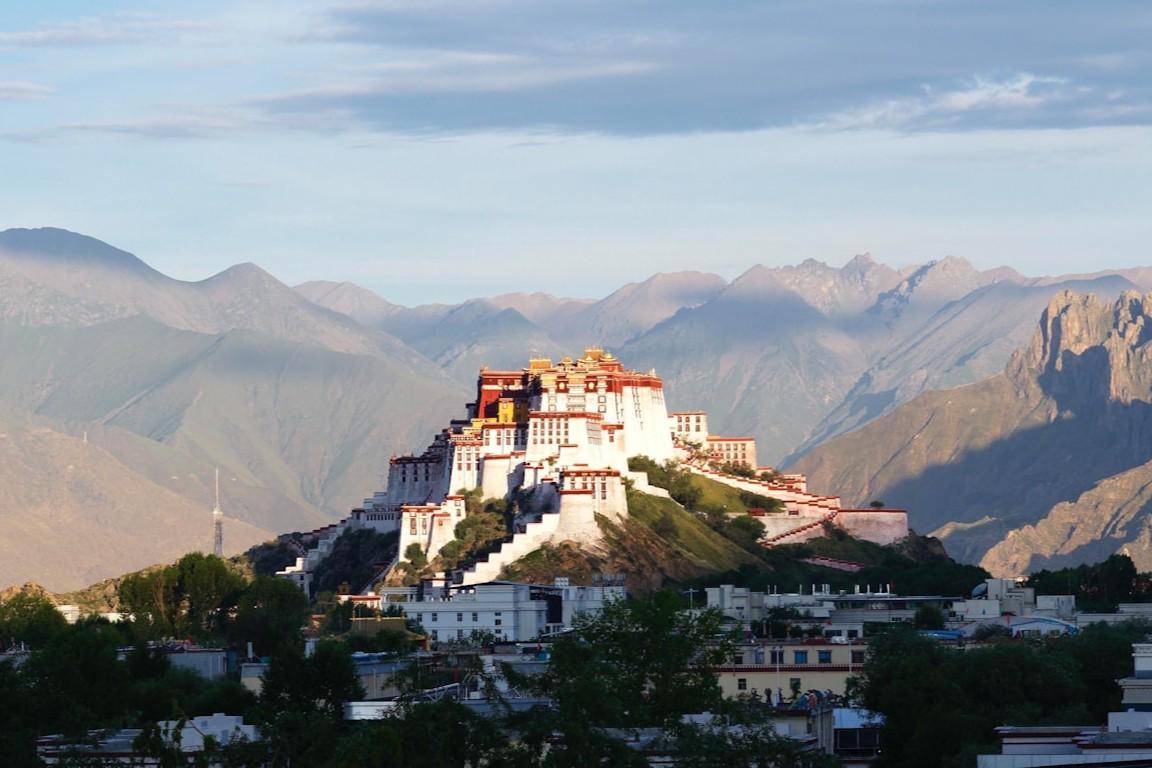 Potala Palace, Lhasa saat musim panas
