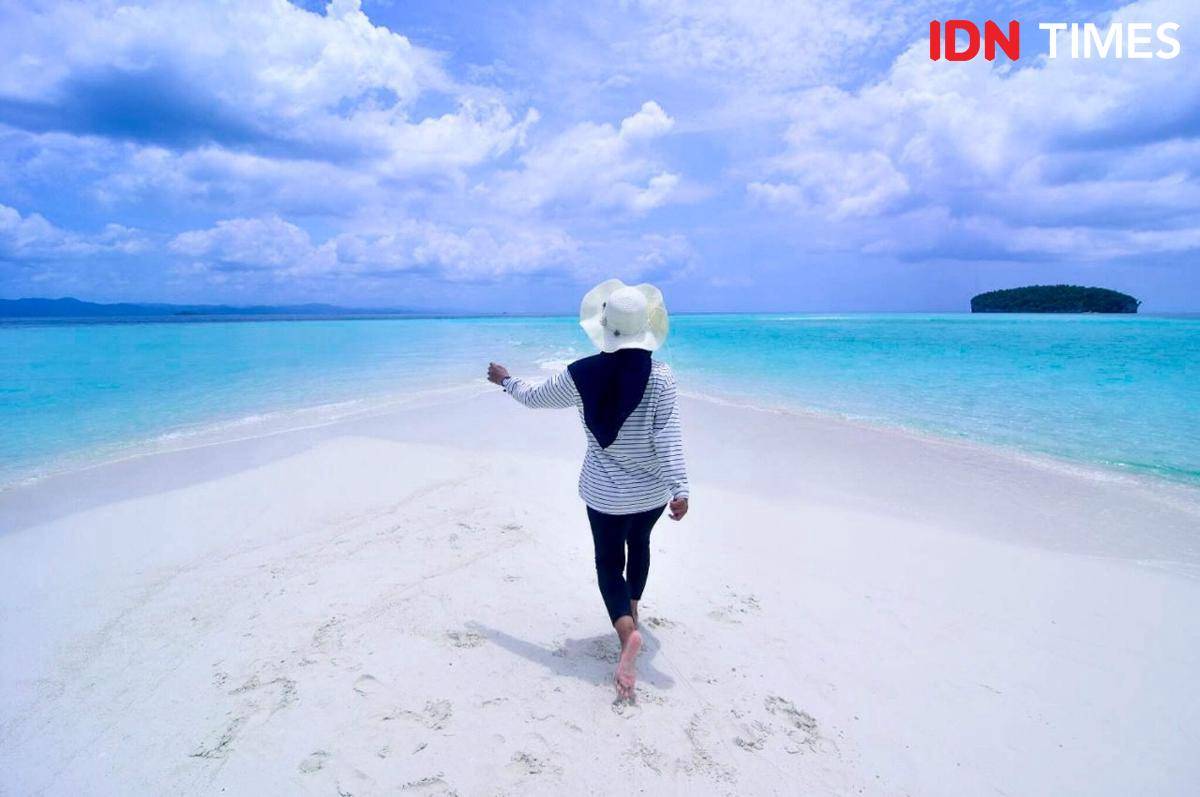 Potret Wisata Pasir Timbul di Raja Ampat 