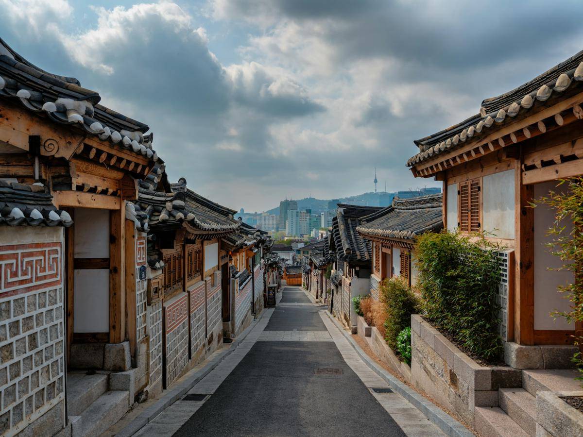 Potret Bukchon Hanok Village di Seoul, Korea Selatan 