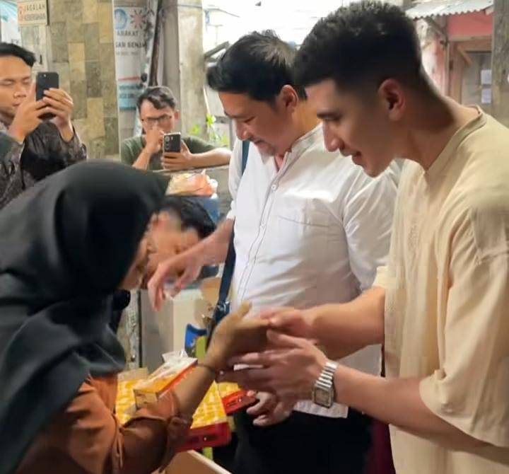 potret Verrell Bramasta rayakan ultah ke-29 bersama anak panti asuhan