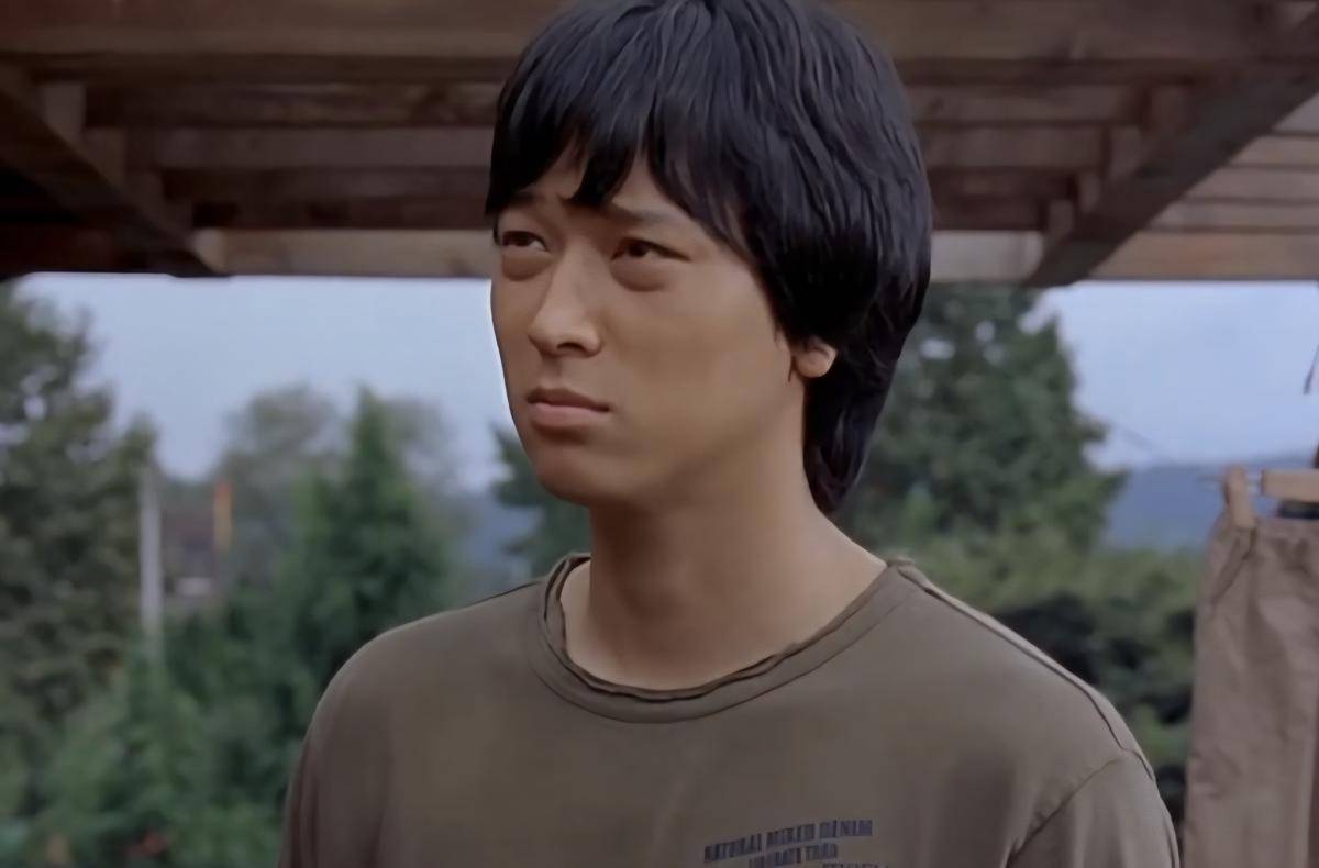 Kang Dong Won di film Too Beautiful to Lie