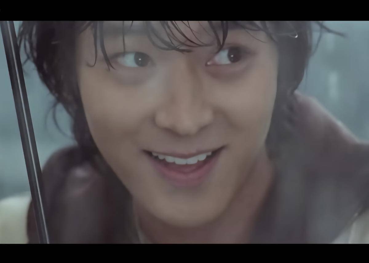 Kang Dong Won di film Temptation of Wolves
