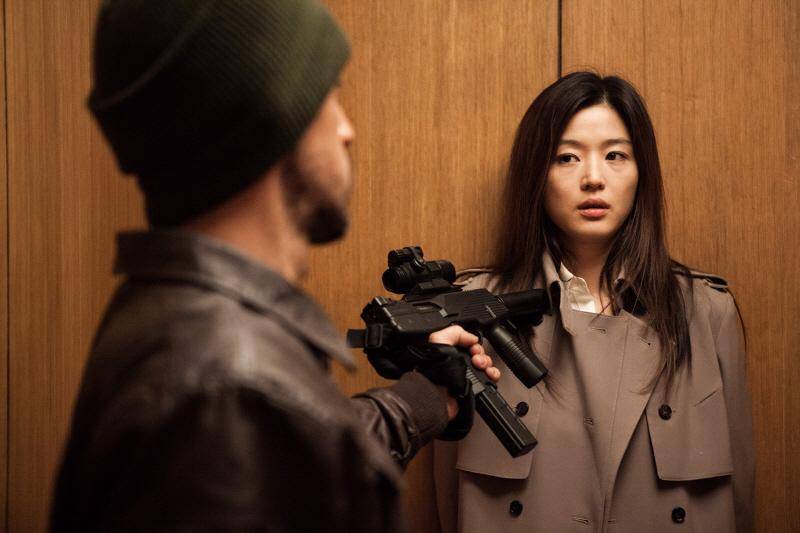 cuplikan drama The Berlin File (koreanfilm.or.kr)