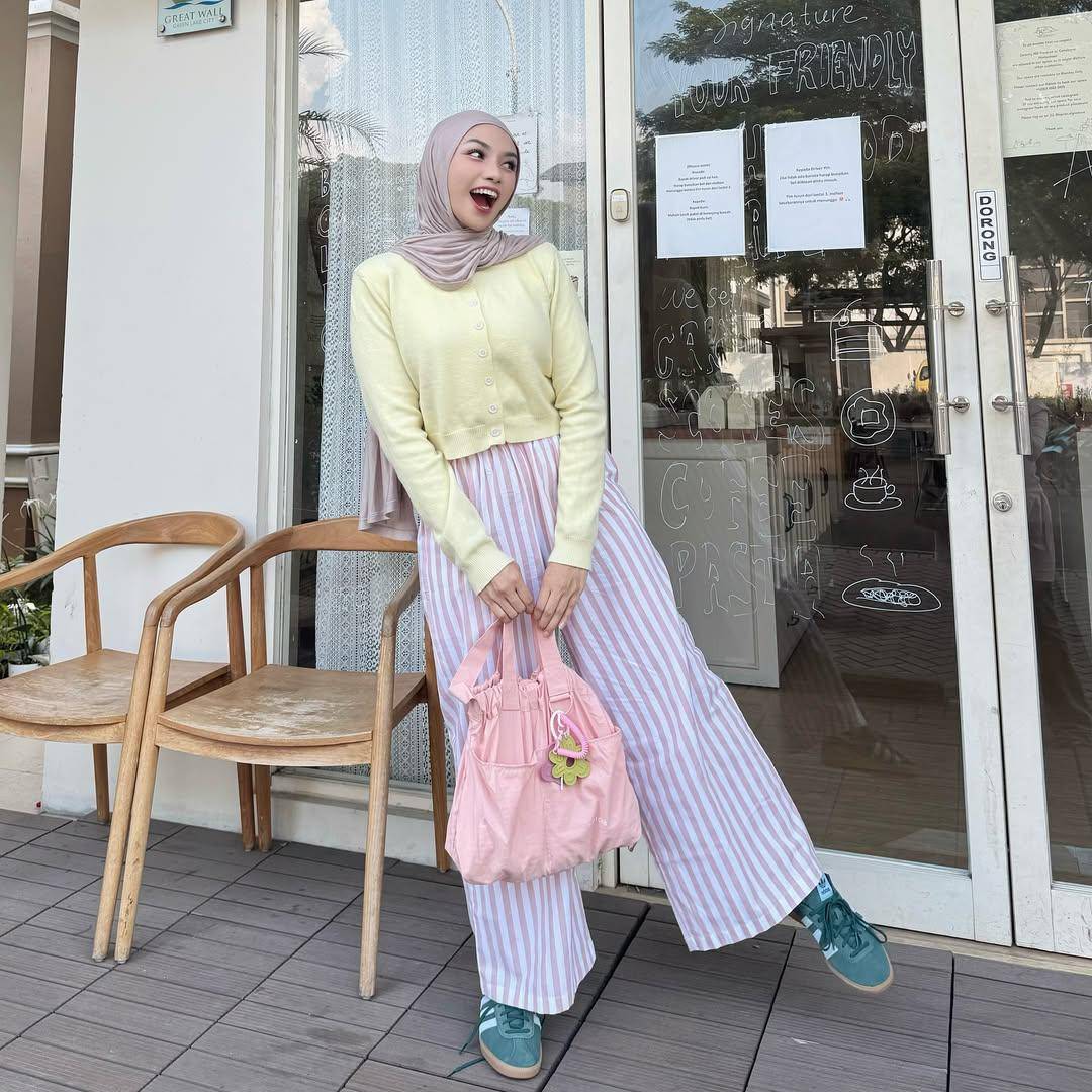 potret padu padan cardigan ala Adya Asyra