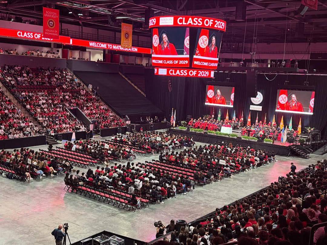 Farah Quinn antar anak kuliah di Boston University