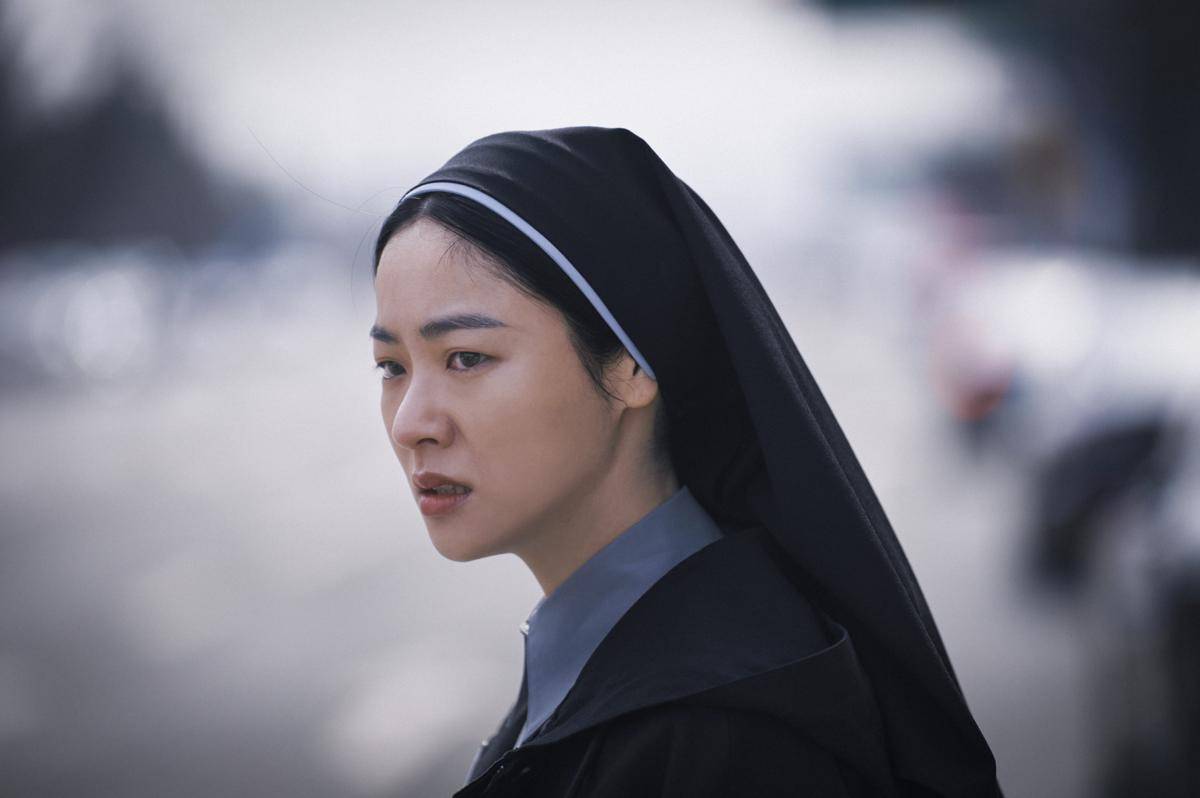 Still cut Dark Nuns (dok. Next Entertainment World/Dark Nuns)