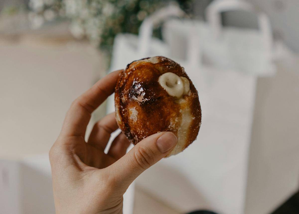 ilustrasi donat savory (unsplash.com/Toa Heftiba)