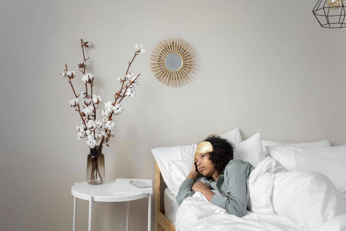ilustrasi dekorasi di kamar tidur (pexels.com/KATRIN BOLOVTSOVA)