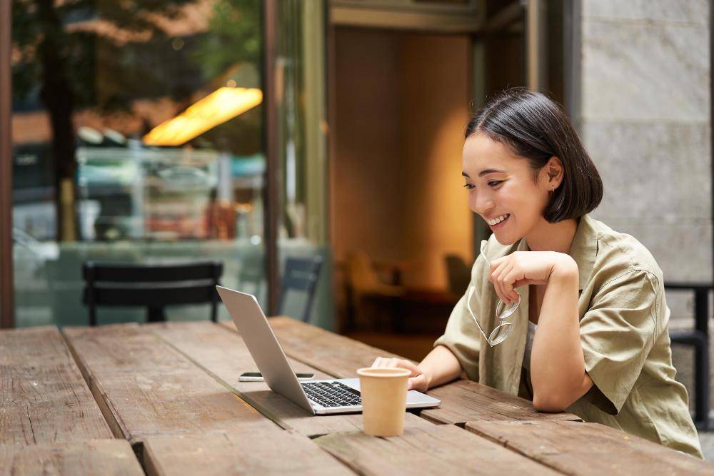 ilustrasi digital nomad