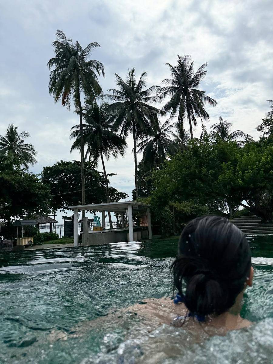 Potret Aktris Moon Lovers, Z.Hera Jalan-jalan di Batam