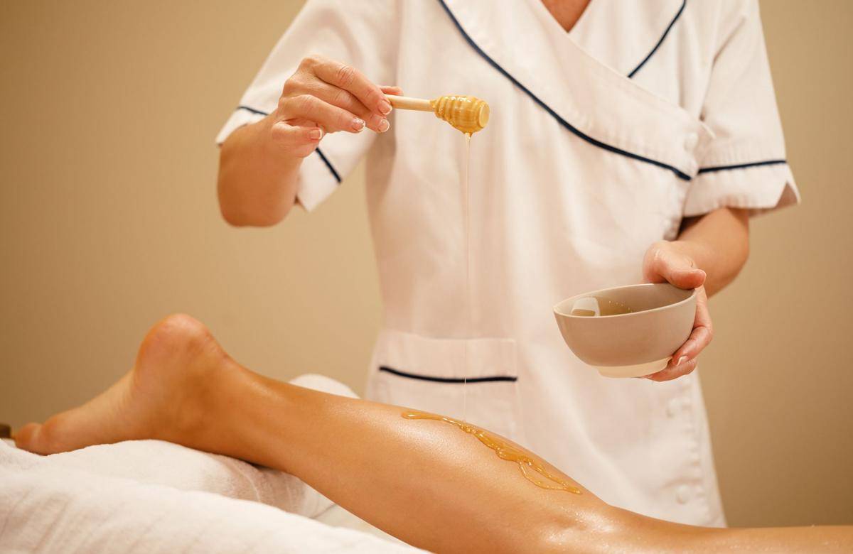ilustrasi waxing treatment (freepik.com/Drazen Zigic)