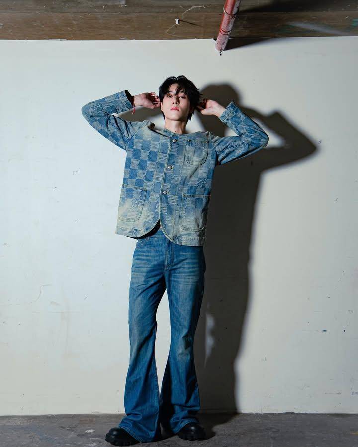 outfit denim on denim ala Nani Hirunkit (instagram.com/hirunkit_)