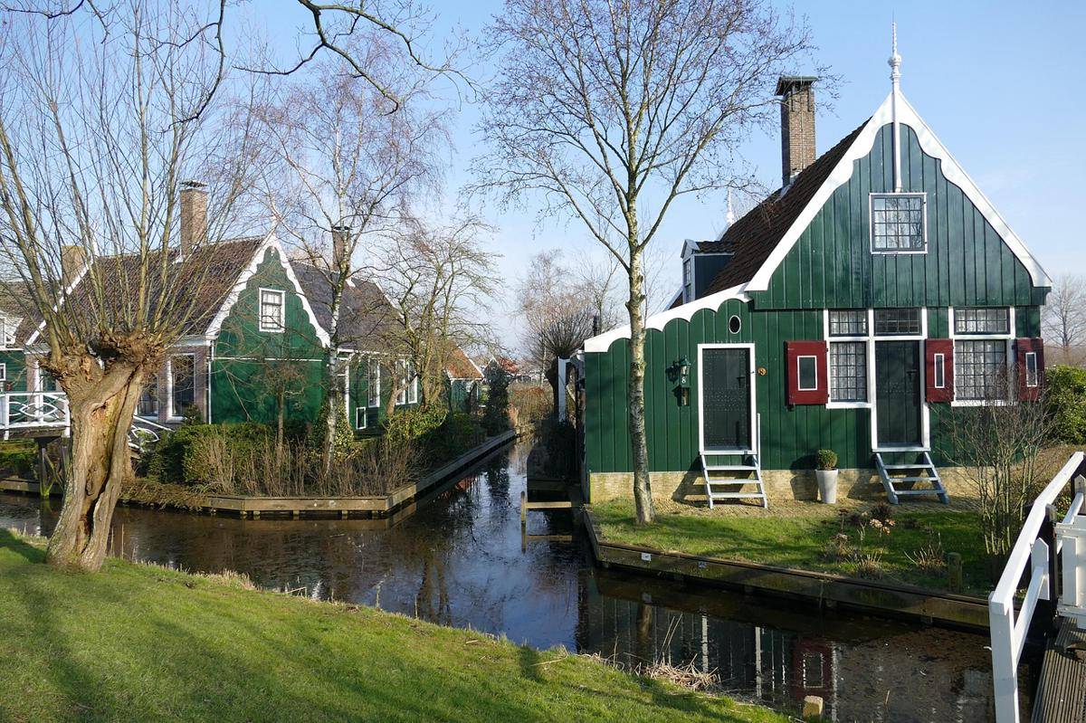 Rumah kayu di Zaanse Schans