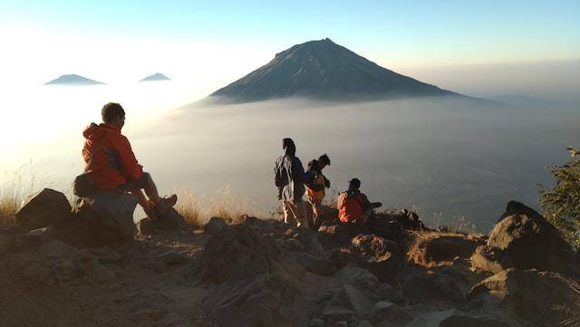 ilustrasi gunung