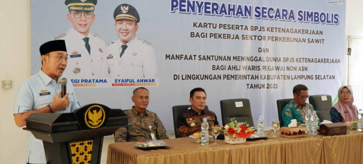 1.845 Pekerja Sektor Perkebunan Sawit di Kabupaten Lampung Selatan Resmi Menerima Kartu Kepesertaan BPJS Ketenagakerjaan (Dok.Pemkab Lampung Selatan)