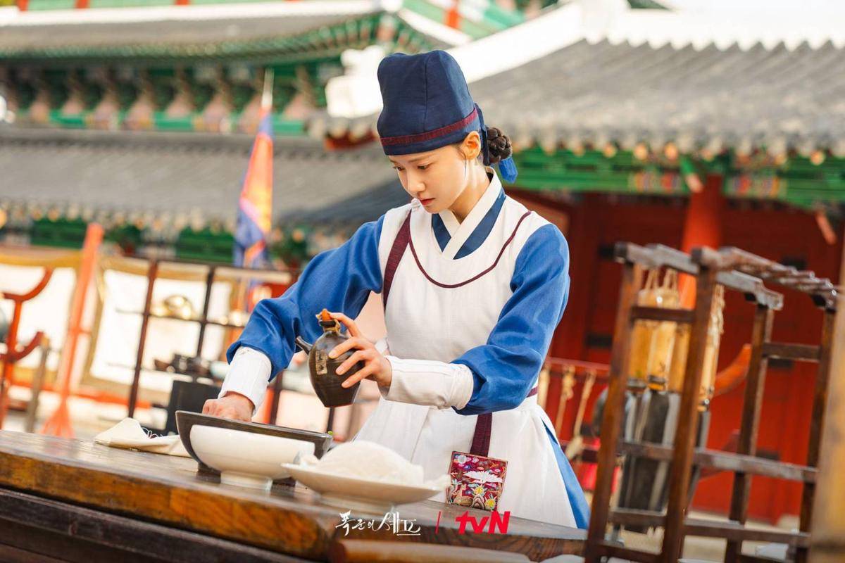Cuplikan drama Korea Bon Appetit, Your Majesty