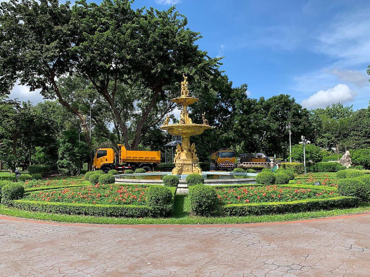 Saranrom Park, Bangkok (commons.m.wikimedia.org/Chainwit)