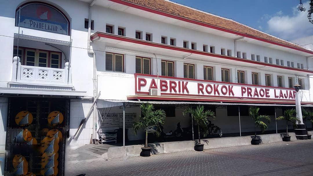 Pabrik Rokok Praoe Lajar 