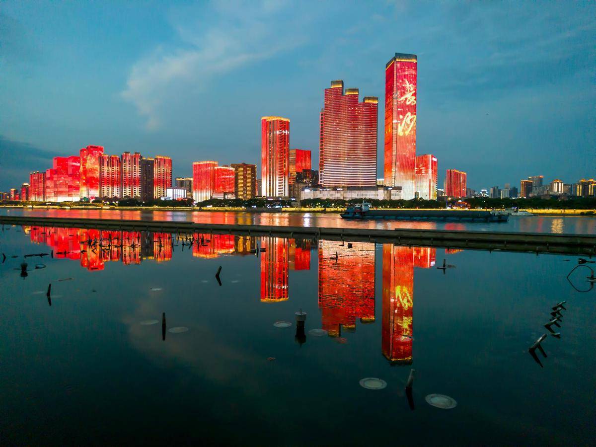 Changsha, China (pexels.com/越过山丘)