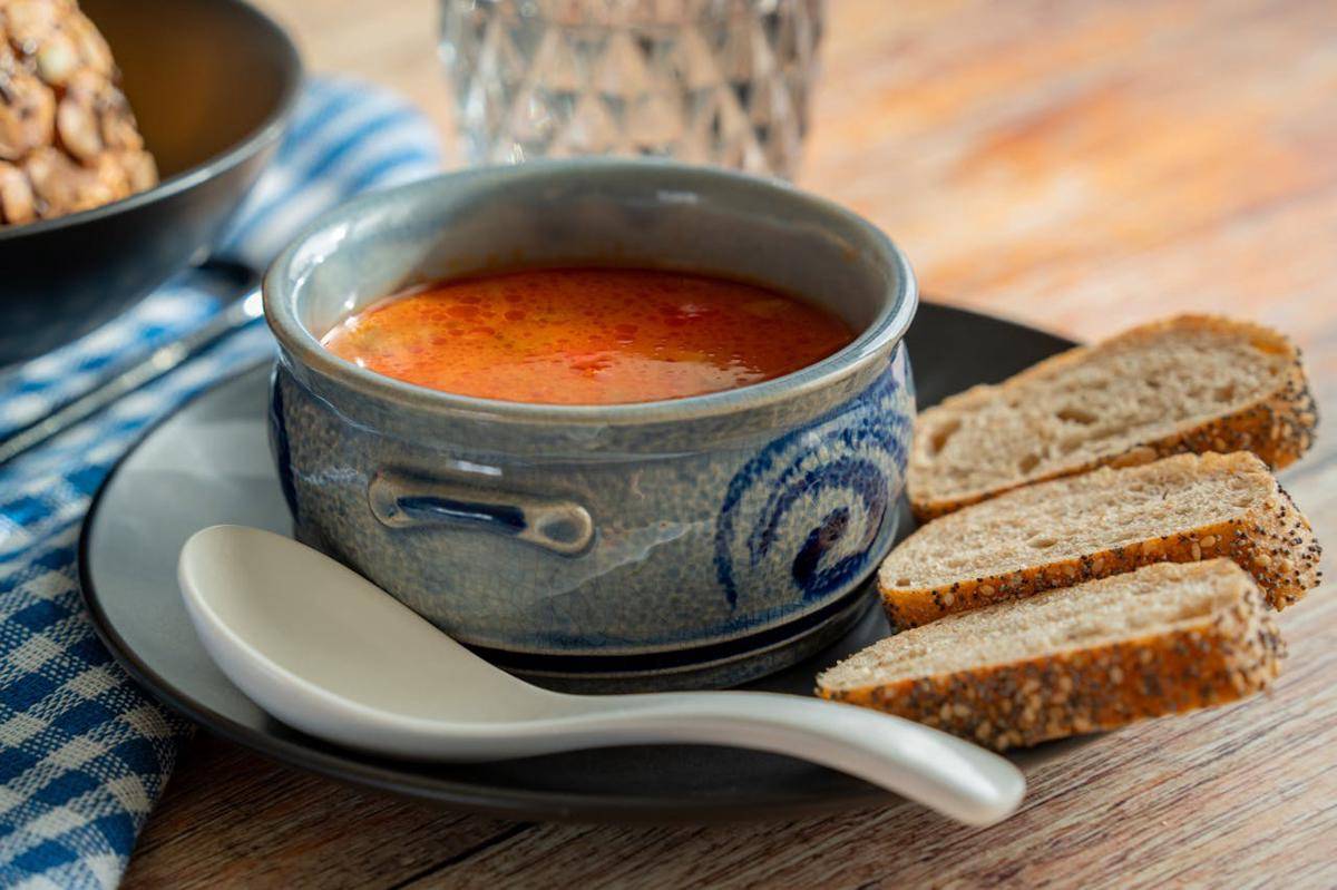 ilustrasi ham and bean soup 