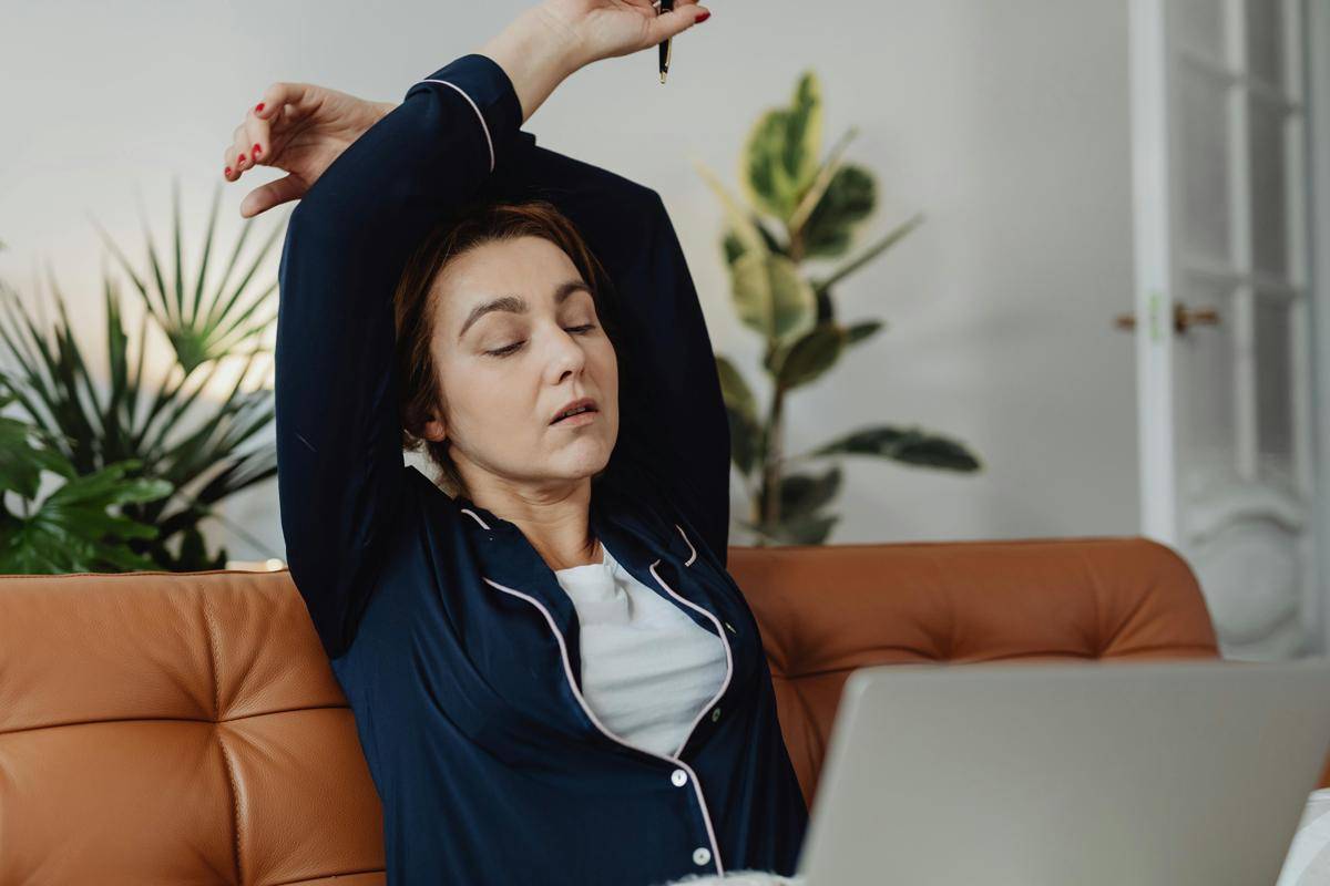 ilustrasi bosan kerja remote (pexels.com/Photo By: Kaboompics.com)