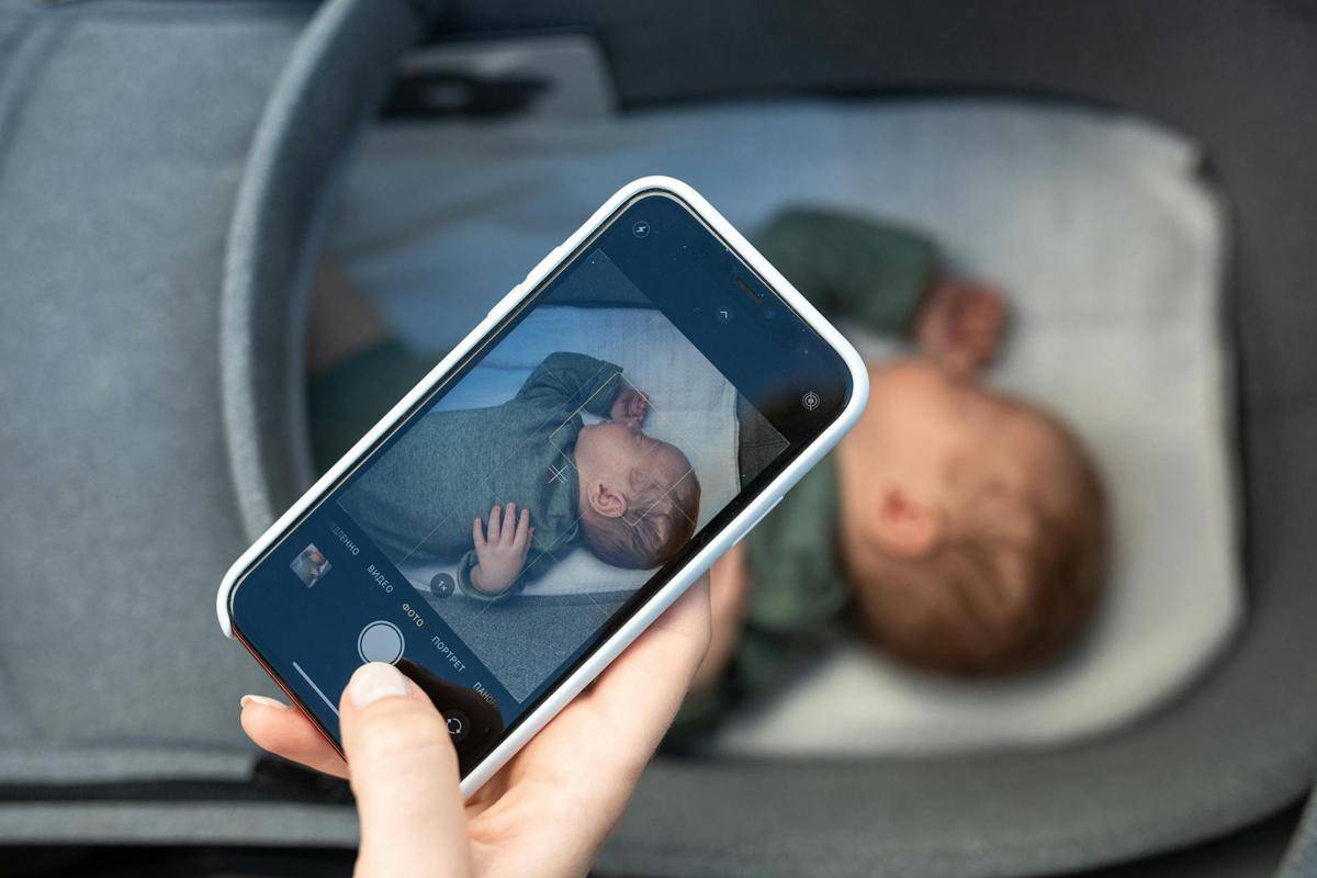 mengabadikan foto bayi (pexels.com/RDNE Stock project)