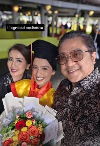 wisuda anak bungsu Dede Yusuf