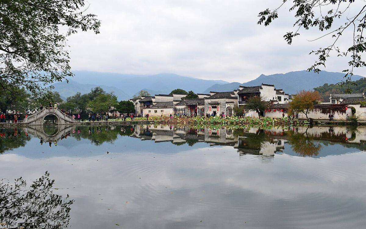 Desa Hongchun, China (commons.m.wikimedia.org/颐园新居)
