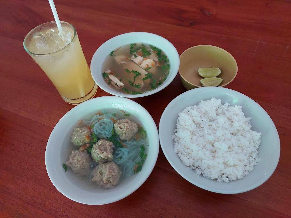 potret menu di Sop Ayam Klaten Pangestu (google maps/Hermansyah)