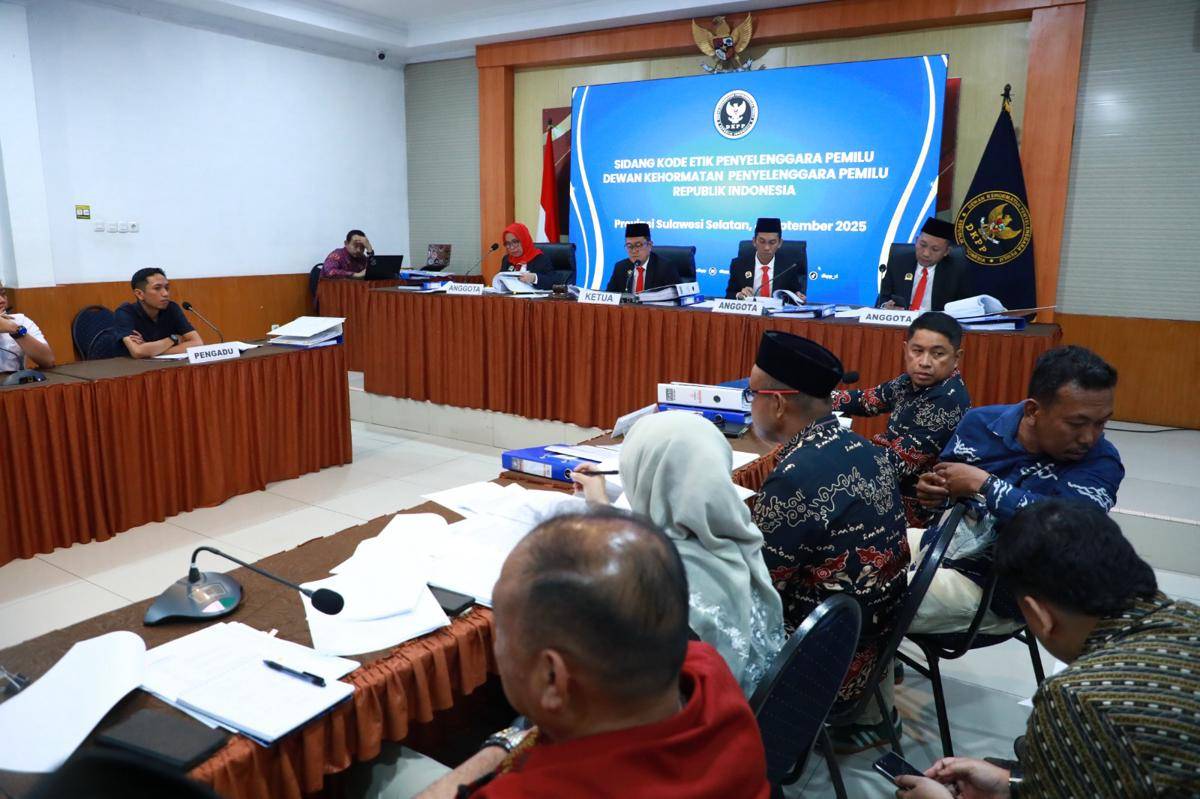 DKPP Periksa Bawaslu Bulukumba Terkait Mutasi ASN. (Dok. DKPP)