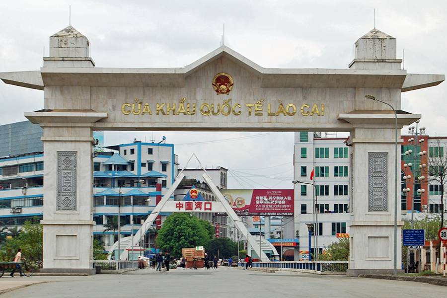 Potret view perbatasan Hekou, China dari Lao Cai, Vietnam
